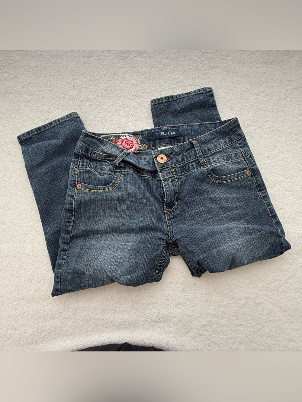 Blue Epic Dark Wash Crop Jeans with Floral Embroidery Size 5